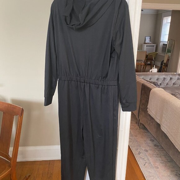 Black Long-Sleeve Hooded Zip-Up Jumpsuit with Cinched Ankles | Size XL - Picture 7 of 7